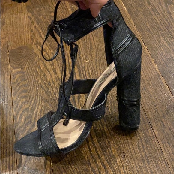 Heels! - Picture 4 of 7